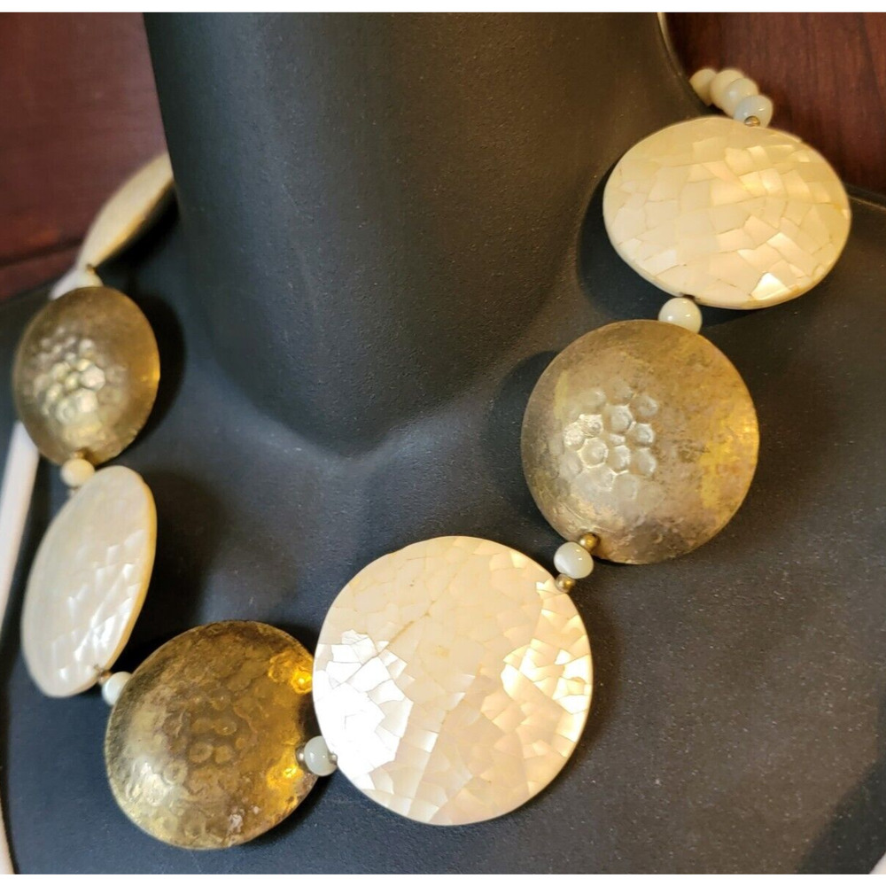Brass & Mother of Pearl Necklace White & Gold Statement Ethnic Jewelry 18" wh414 - Picture 9 of 9